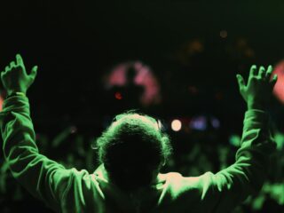 Elektroninės muzikos koncertas su klasikiniais instrumentais ir sintezatoriais